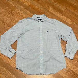 Nice nearly new Nautica button down.